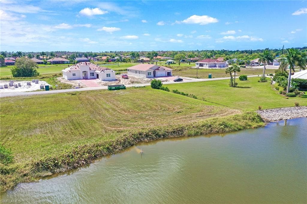 18013 Sandtrap DR, NAPLES FL 34114-2