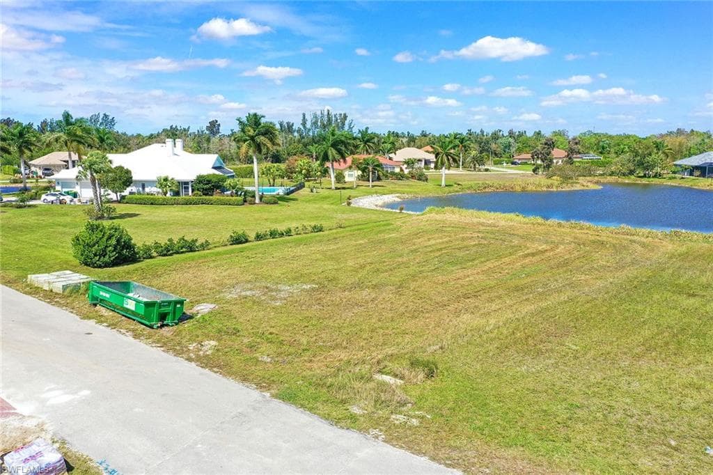 18013 Sandtrap DR, NAPLES FL 34114-19