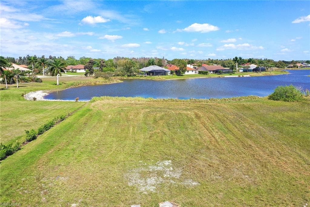 18013 Sandtrap DR, NAPLES FL 34114-3