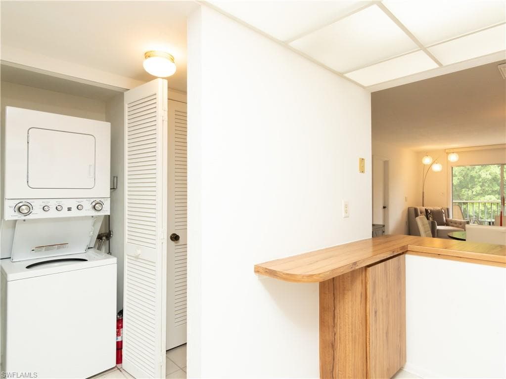 499 Forest Lakes BLVD # 309, NAPLES FL 34105-22