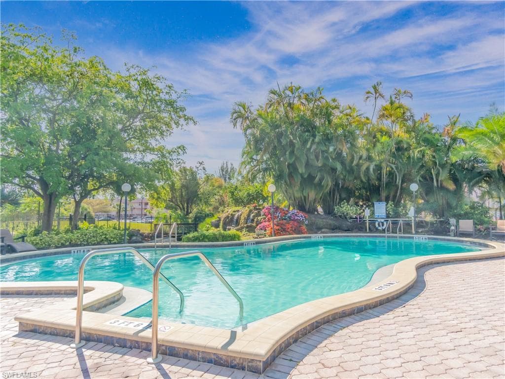 499 Forest Lakes BLVD # 309, NAPLES FL 34105-1