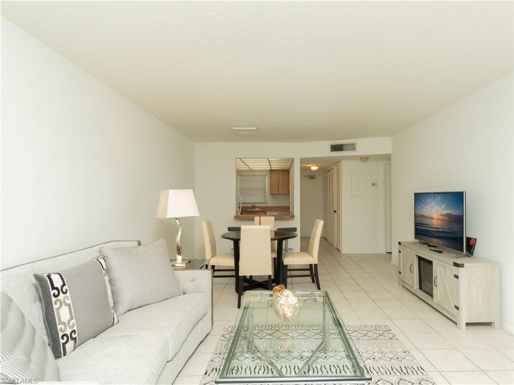 499 Forest Lakes BLVD # 309, NAPLES FL 34105-5