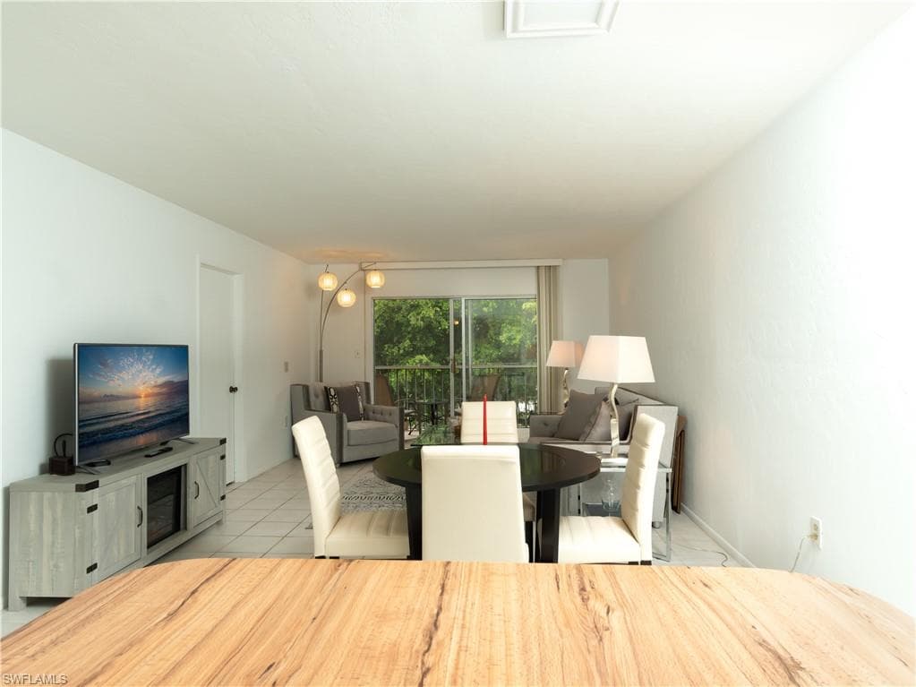 499 Forest Lakes BLVD # 309, NAPLES FL 34105-25
