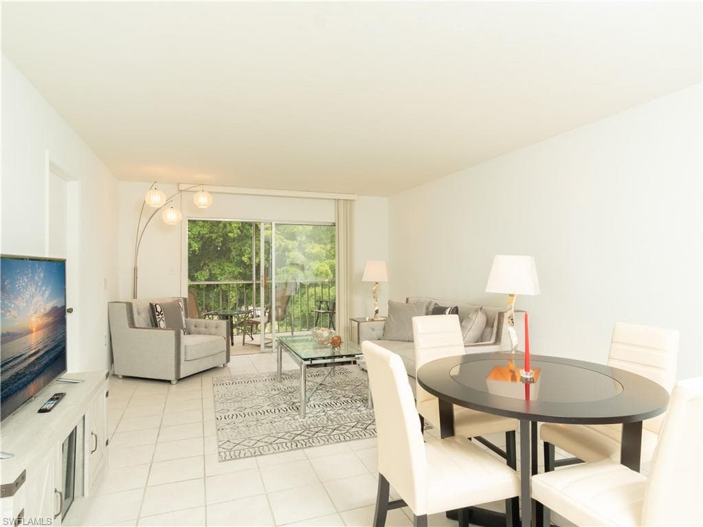 499 Forest Lakes BLVD # 309, NAPLES FL 34105-4