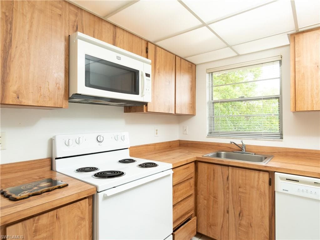 499 Forest Lakes BLVD # 309, NAPLES FL 34105-23
