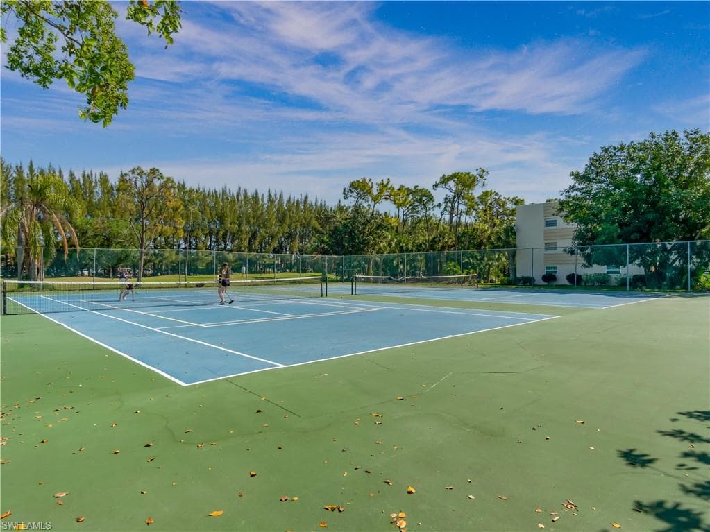 499 Forest Lakes BLVD # 309, NAPLES FL 34105-28