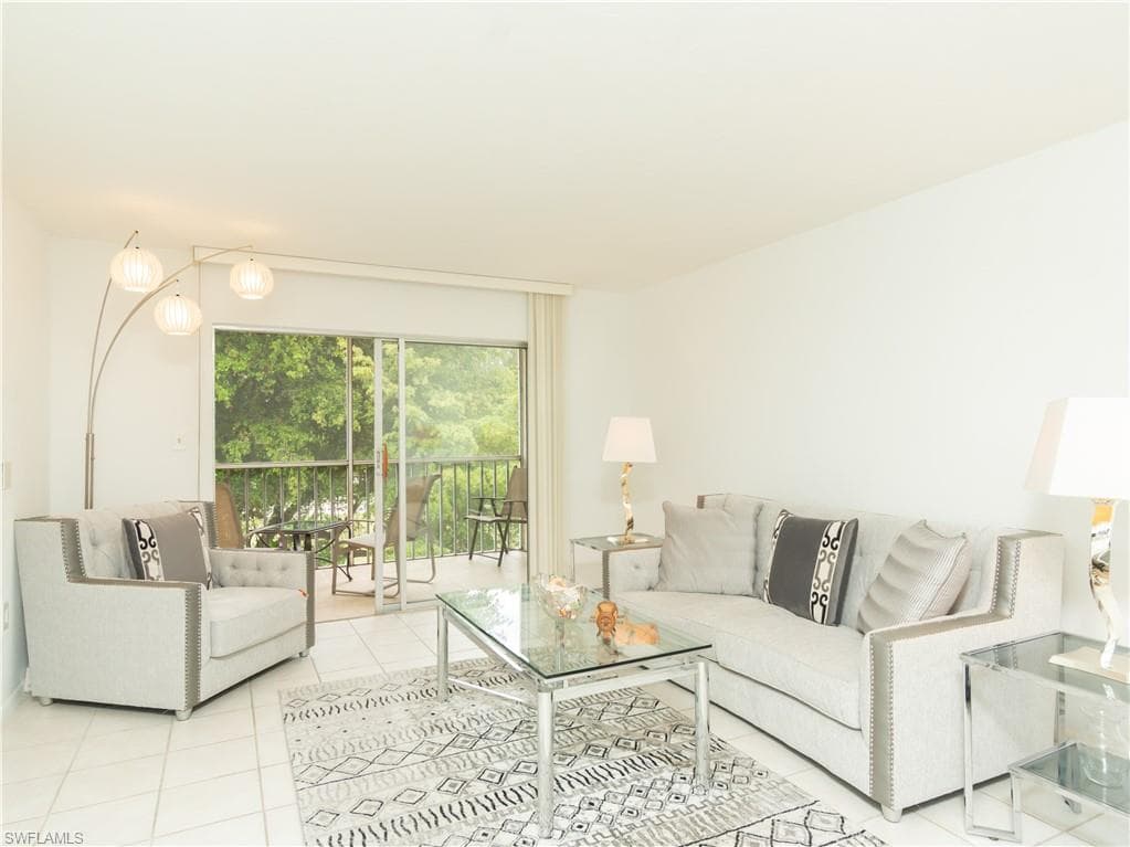 499 Forest Lakes BLVD # 309, NAPLES FL 34105-3