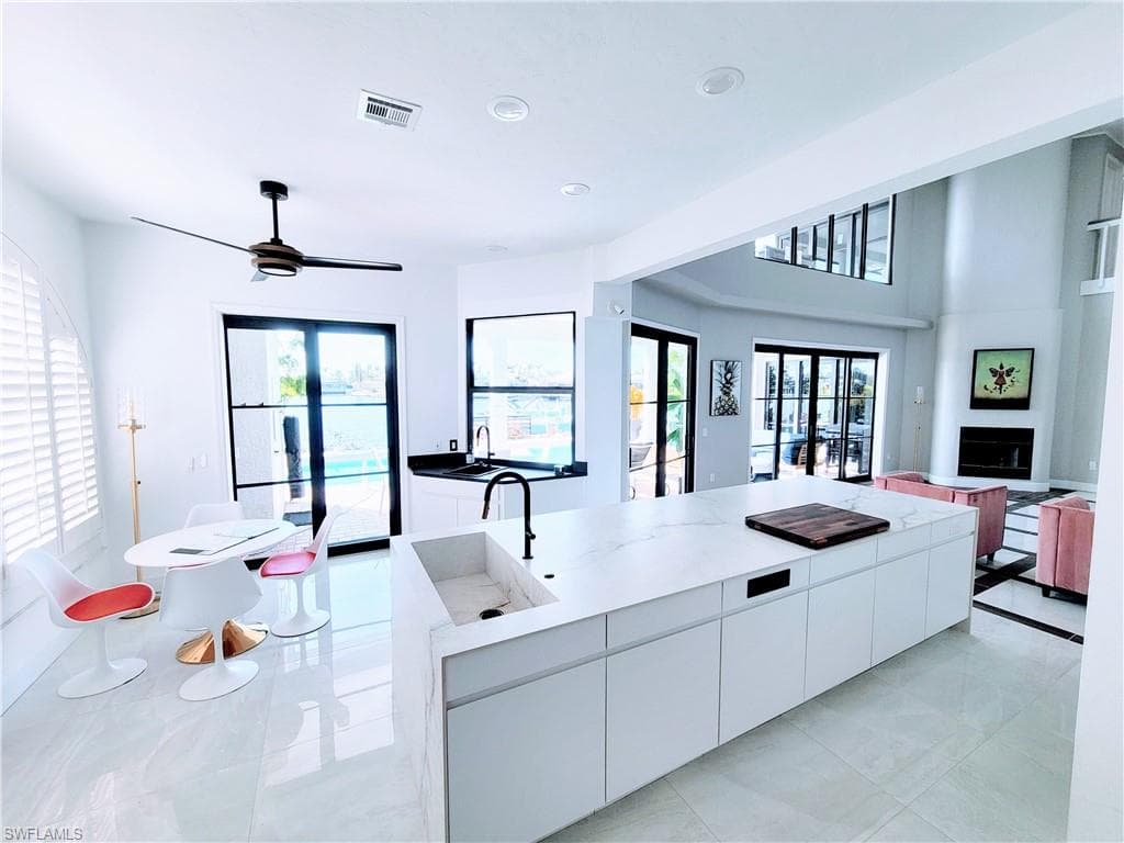 1944 Four Mile Cove PKY, CAPE CORAL FL 33990-7