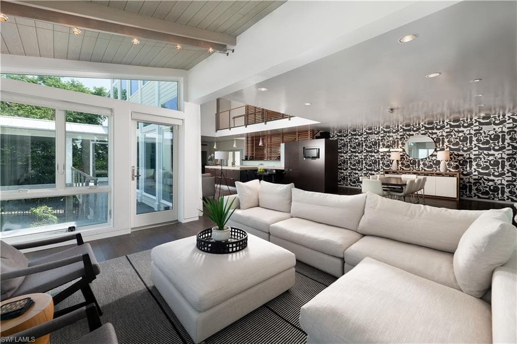 16512 Captiva DR-16