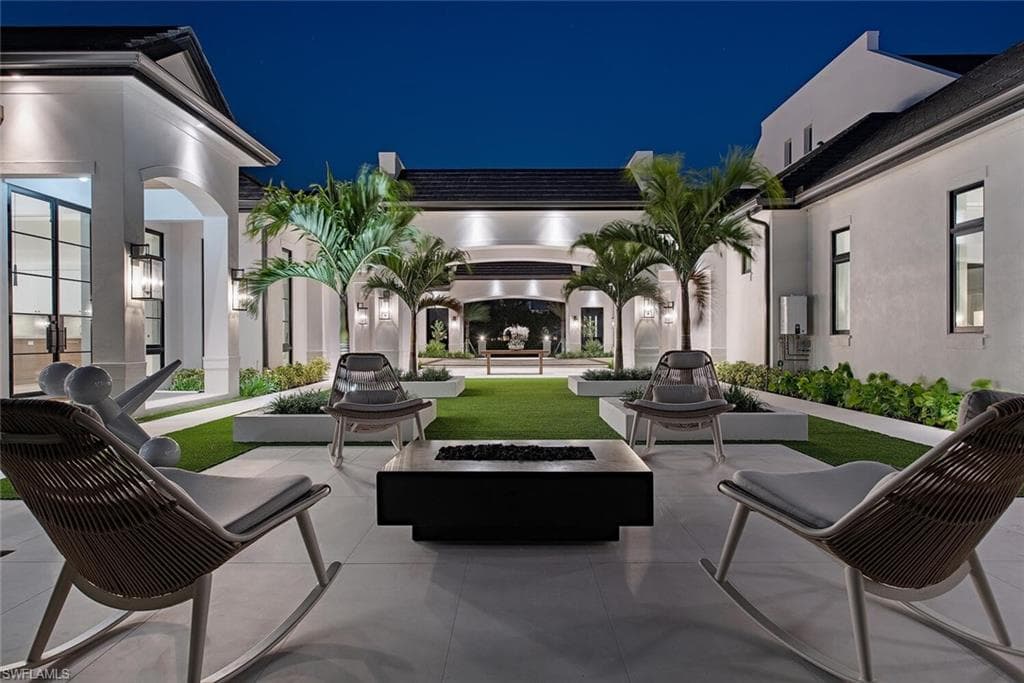 117 West ST, NAPLES FL 34108-5