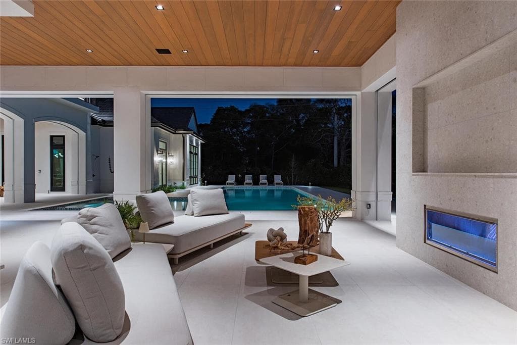 117 West ST, NAPLES FL 34108-12