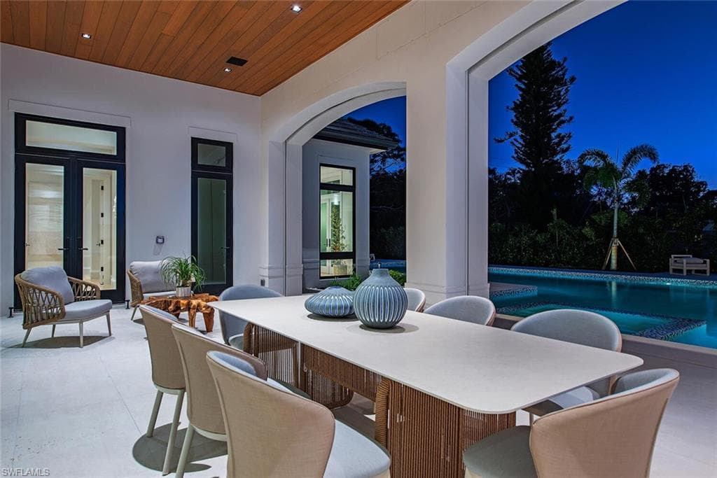 117 West ST, NAPLES FL 34108-11