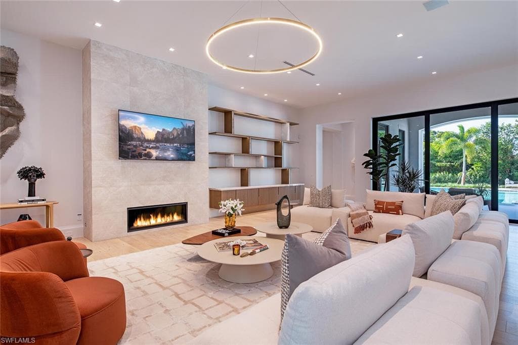 117 West ST, NAPLES FL 34108-8