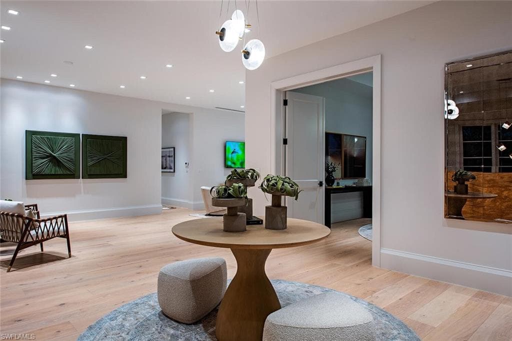 117 West ST, NAPLES FL 34108-23