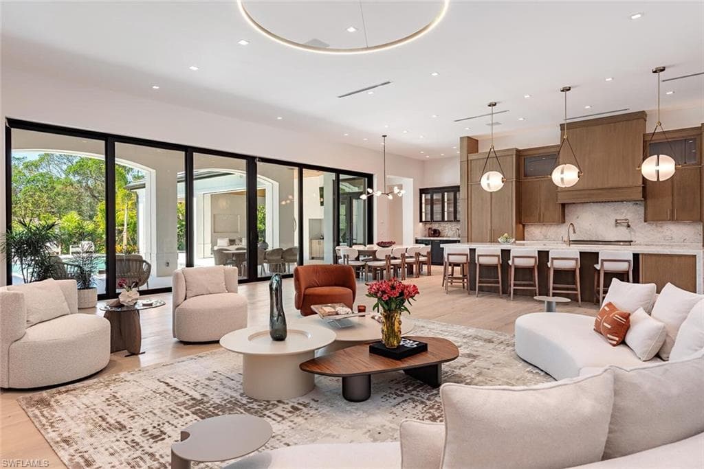 117 West ST, NAPLES FL 34108-9