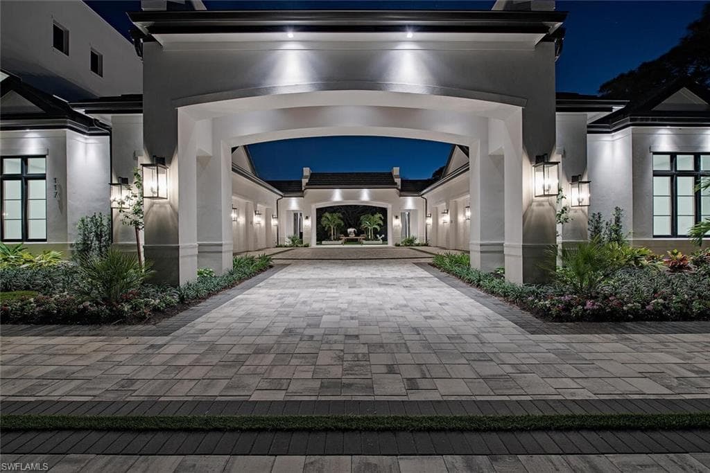 117 West ST, NAPLES FL 34108-32