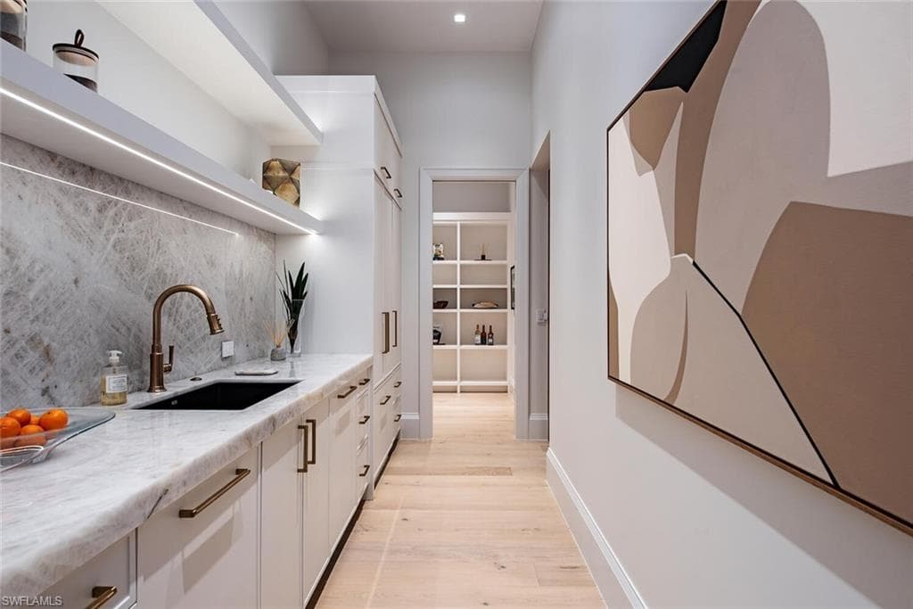 117 West ST, NAPLES FL 34108-13