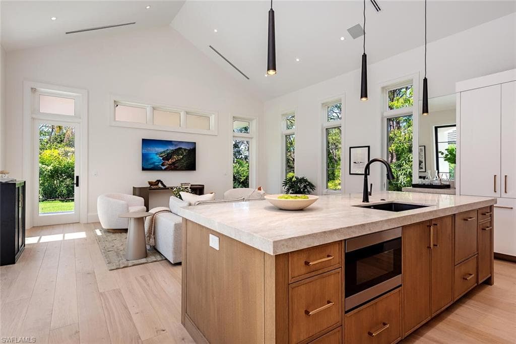 117 West ST, NAPLES FL 34108-36