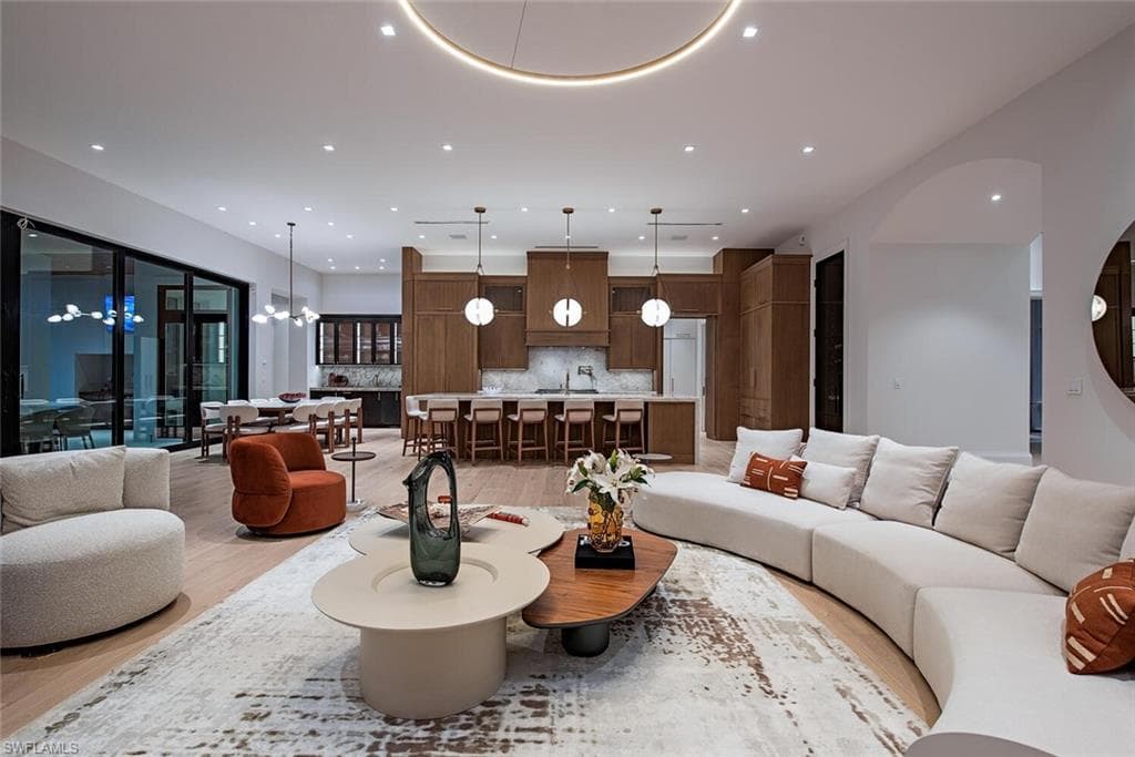 117 West ST, NAPLES FL 34108-10