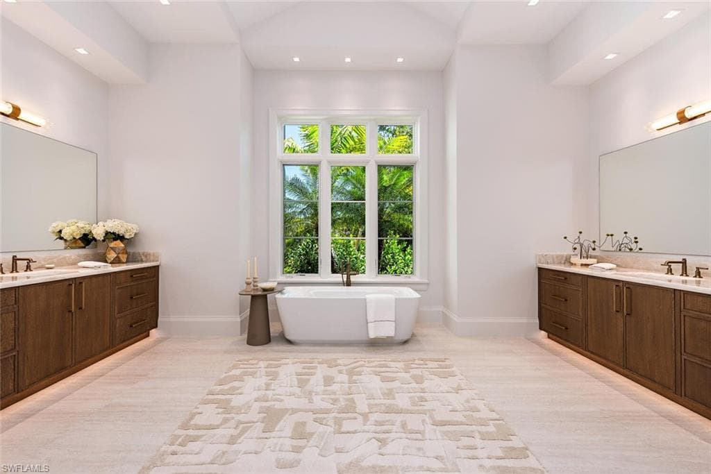 117 West ST, NAPLES FL 34108-18