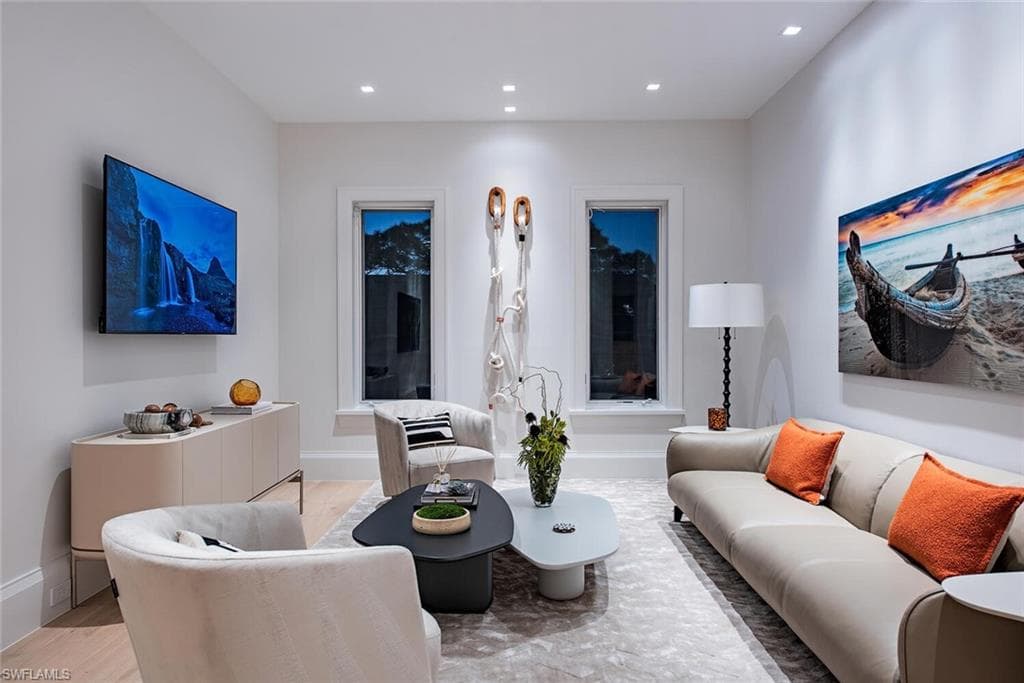 117 West ST, NAPLES FL 34108-24