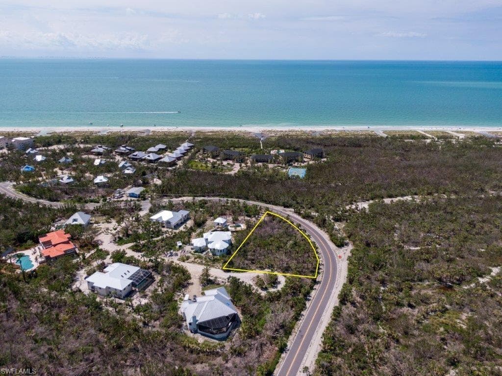 355 Cowry CT N, SANIBEL FL 33957-2