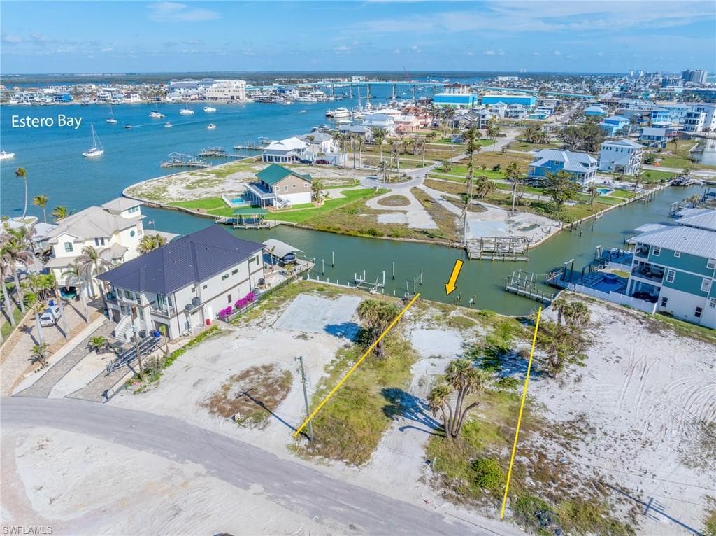 587 Carlos Circle, FORT MYERS BEACH FL 33931-1