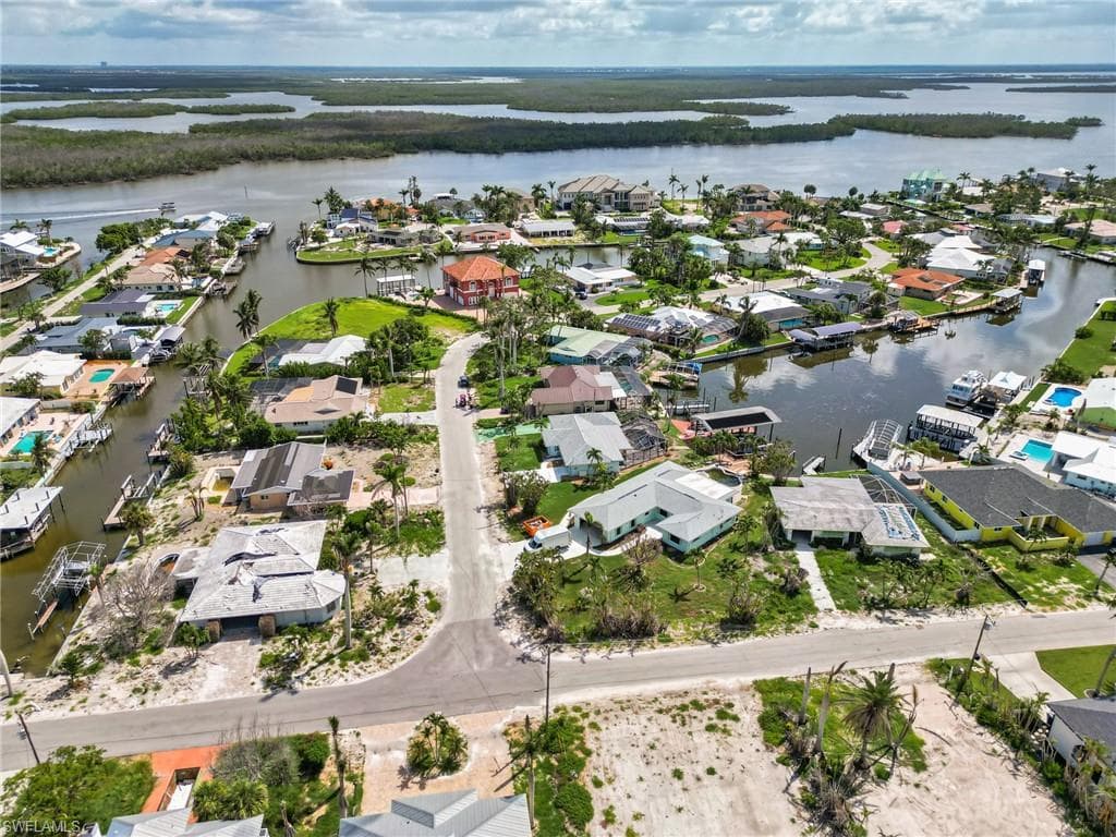 230 Randy LN, FORT MYERS BEACH FL 33931-9