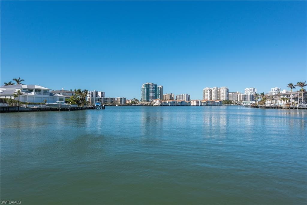 3453 Crayton RD, NAPLES FL 34103-2