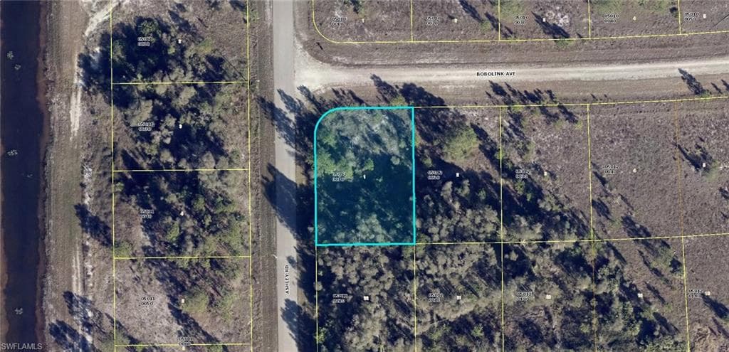 736 Bobolink AVE, LEHIGH ACRES FL 33974-1