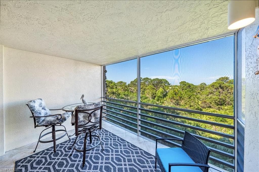 15161 Cedarwood LN # 1505, NAPLES FL 34110-25