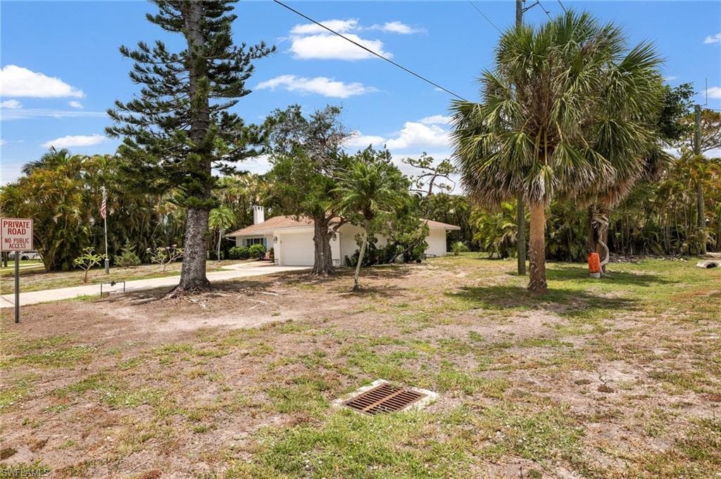 4688 Pembrooke LN, BONITA SPRINGS FL 34134-34