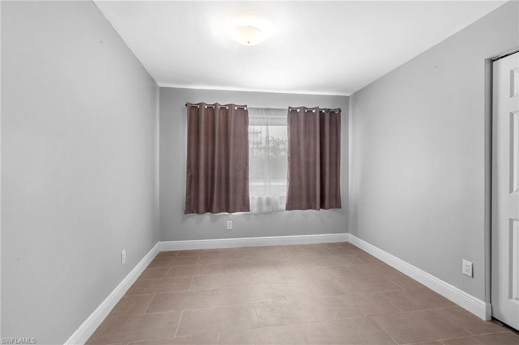 4688 Pembrooke LN, BONITA SPRINGS FL 34134-28