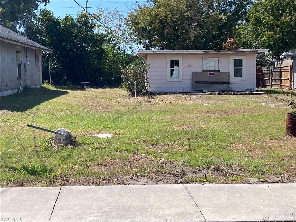 2364 Bayside ST, NAPLES FL 34112-18