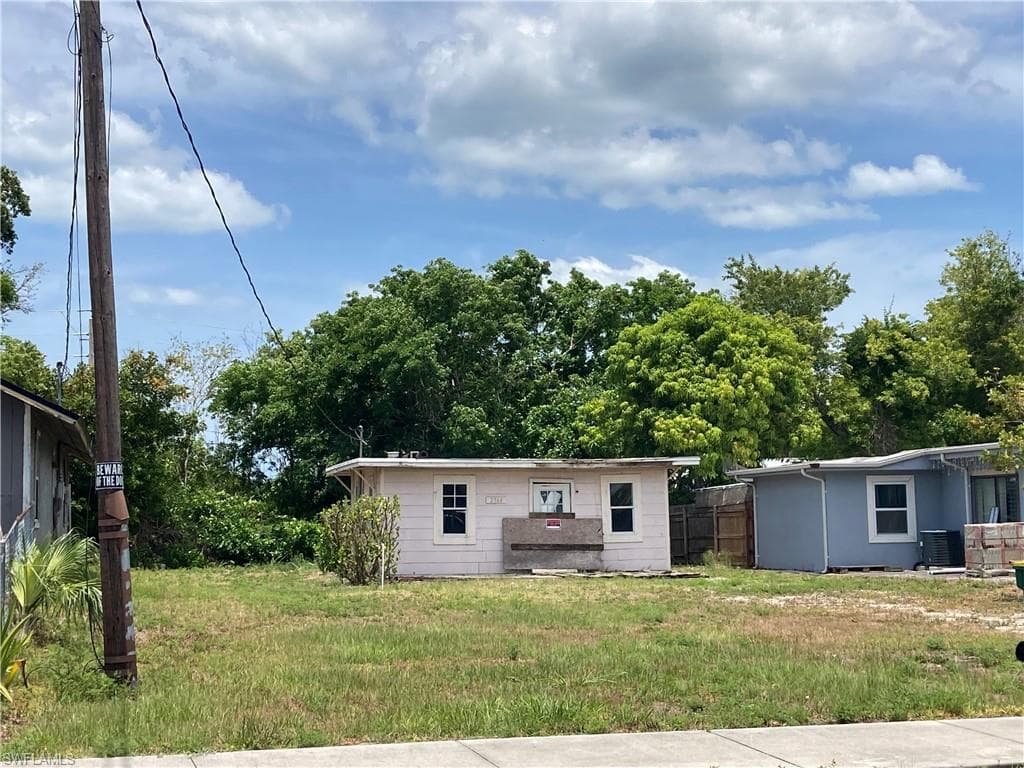 2364 Bayside ST, NAPLES FL 34112-20