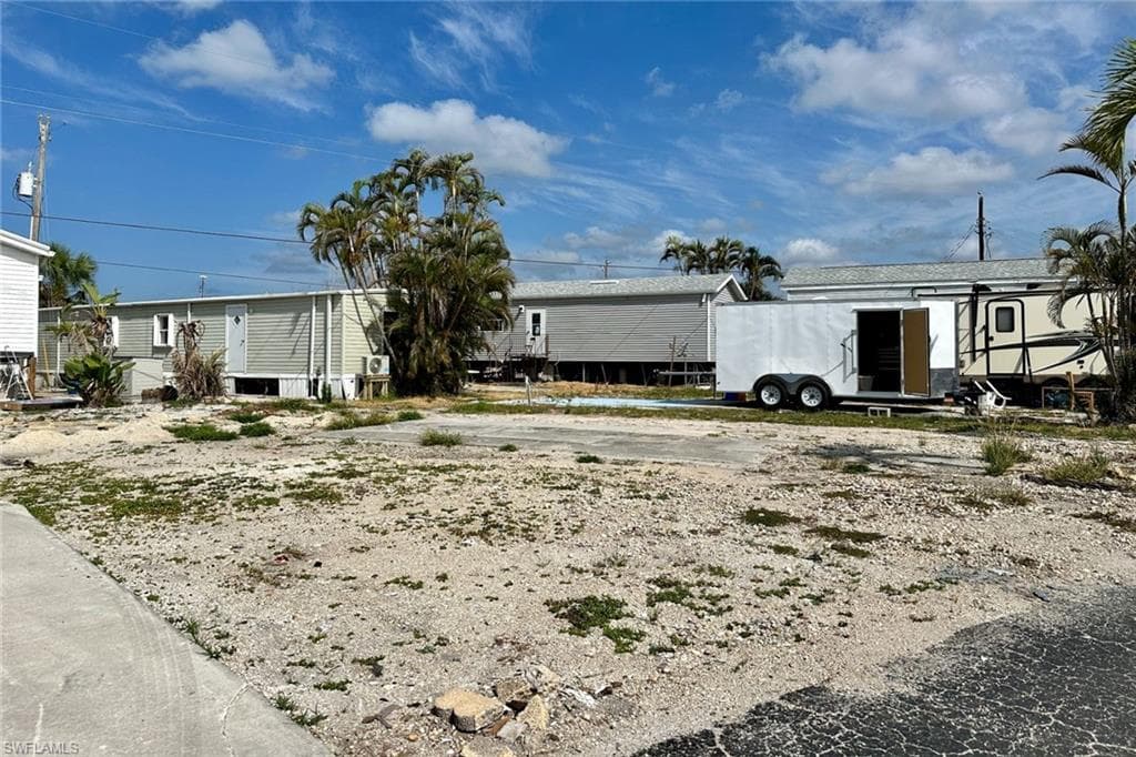 11 Helen LN, FORT MYERS BEACH FL 33931-4