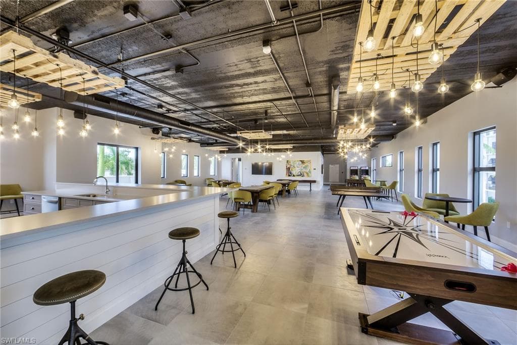 1111 Central AVE # 412, NAPLES FL 34102-23