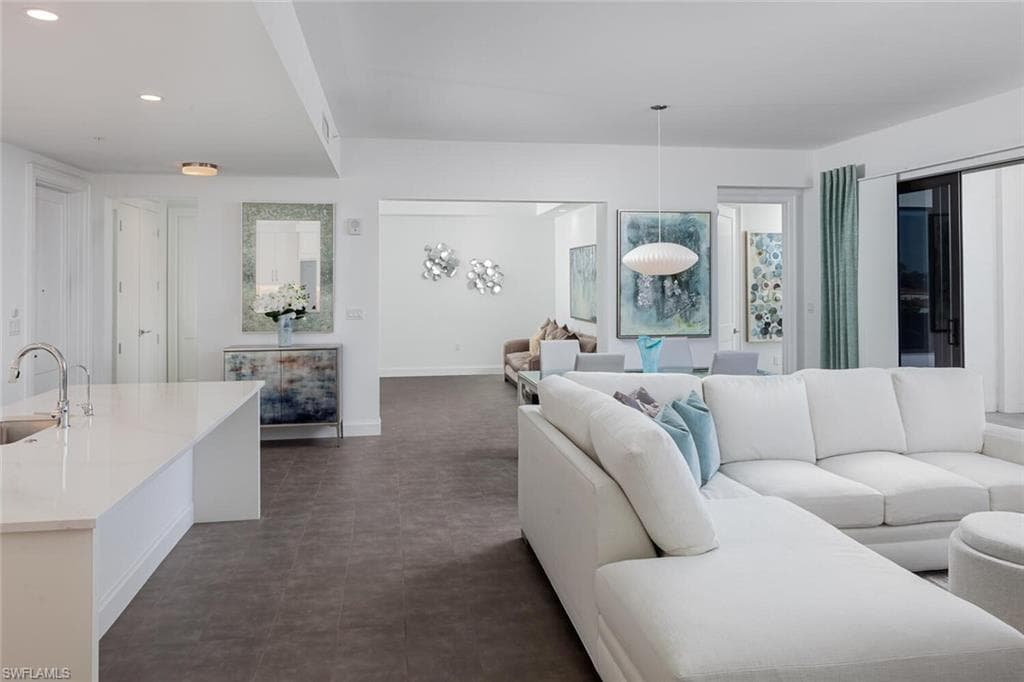 1111 Central AVE # 412, NAPLES FL 34102-3