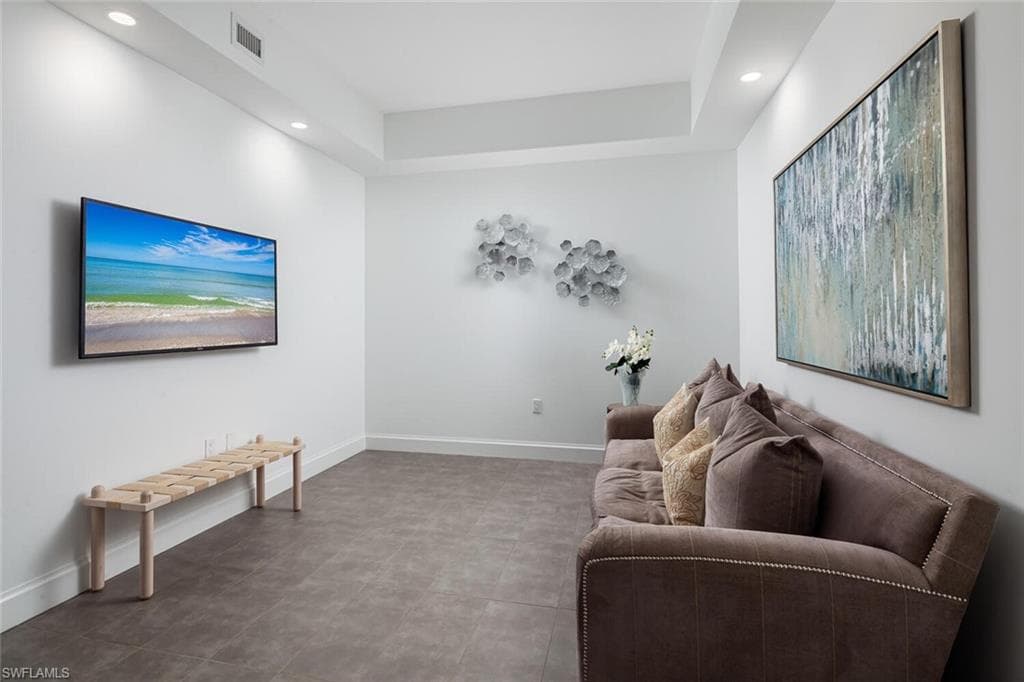 1111 Central AVE # 412, NAPLES FL 34102-7