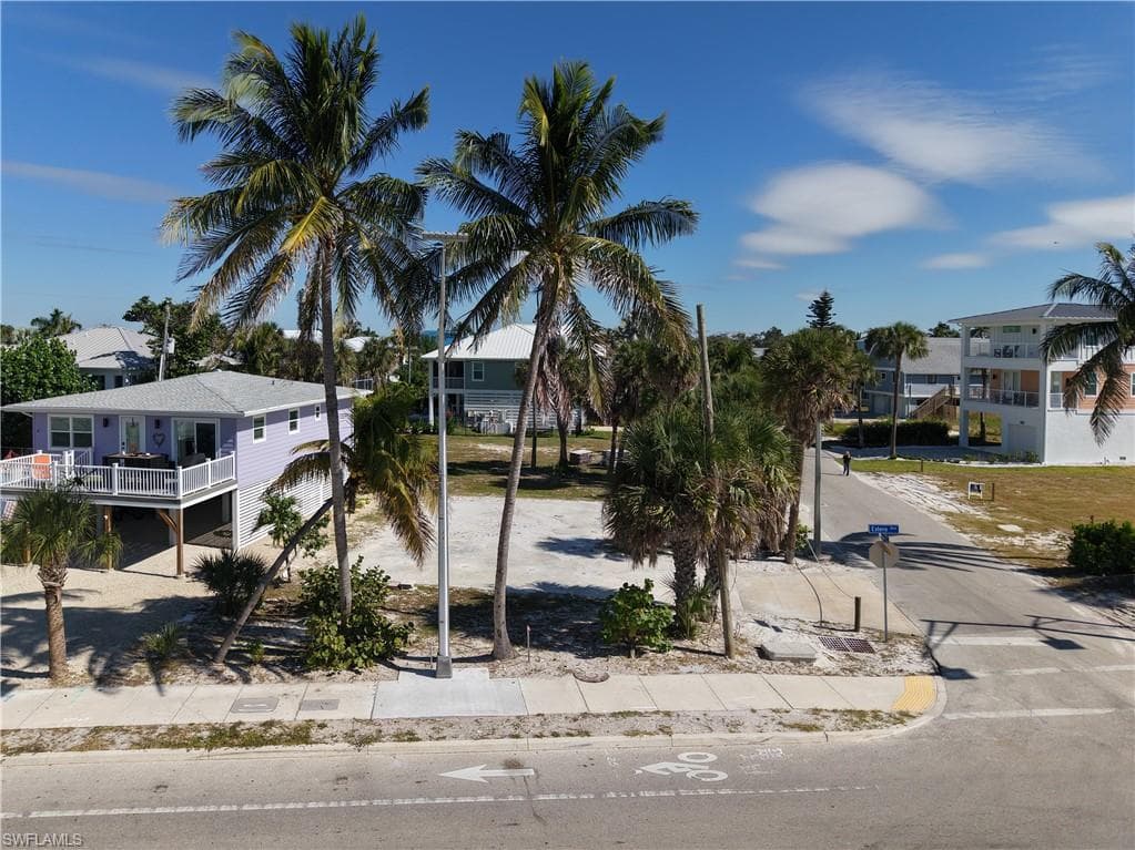 103-105 Hercules DR, FORT MYERS BEACH FL 33931-4