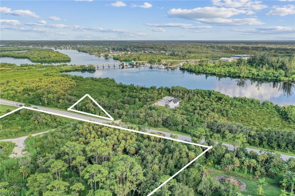 11731 Bayshore RD, NORTH FORT MYERS FL 33917-1