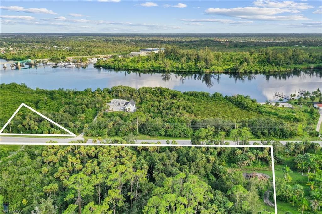 11731 Bayshore RD, NORTH FORT MYERS FL 33917-3