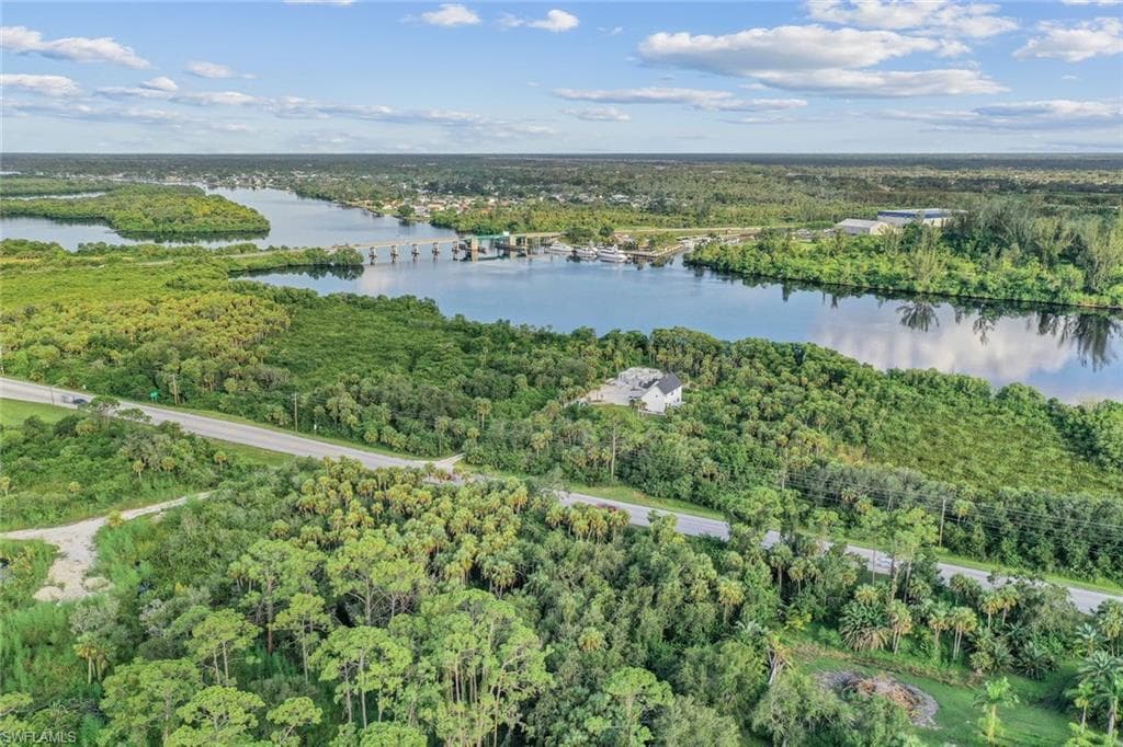 11731 Bayshore RD, NORTH FORT MYERS FL 33917-7