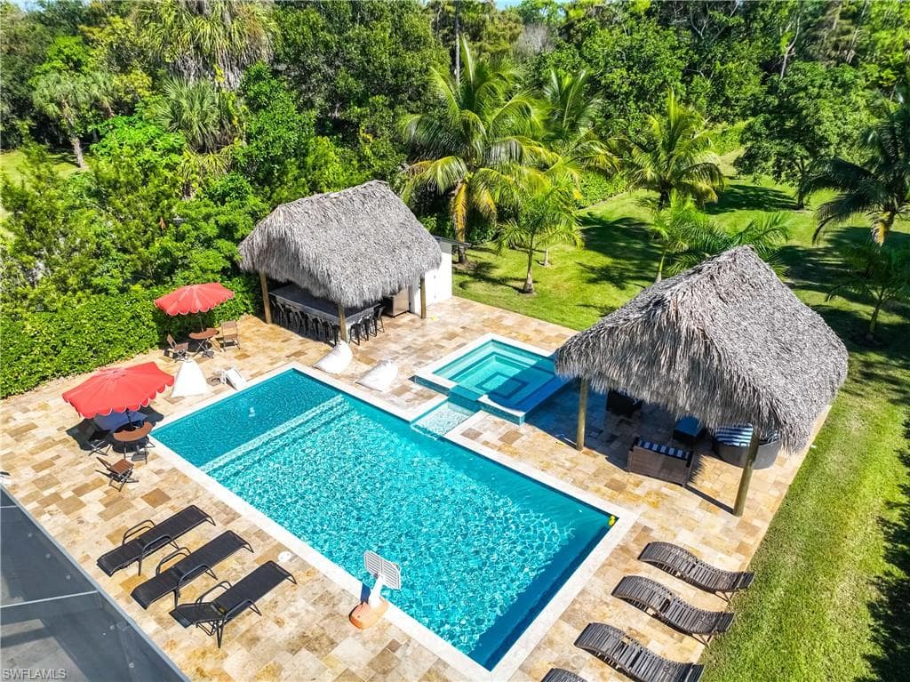 1890 Oakes BLVD, NAPLES FL 34119-1