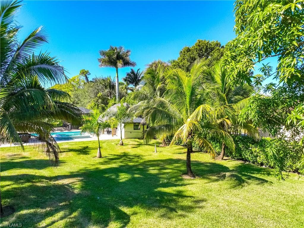 1890 Oakes BLVD, NAPLES FL 34119-35