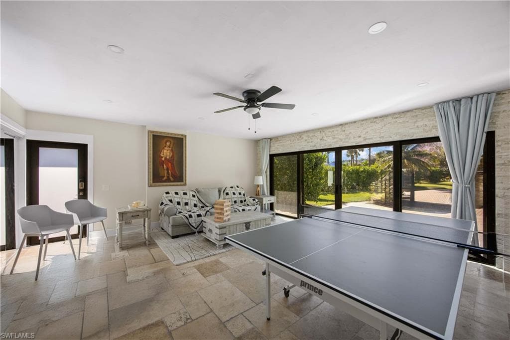 1890 Oakes BLVD, NAPLES FL 34119-18