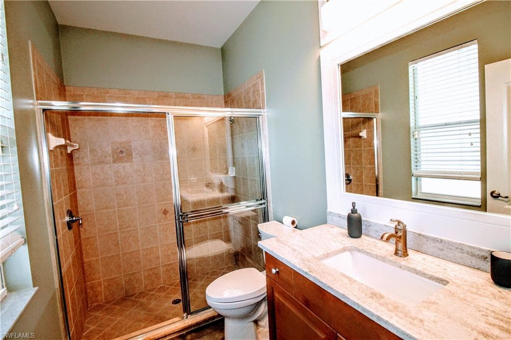 3328 SE 17th PL-18
