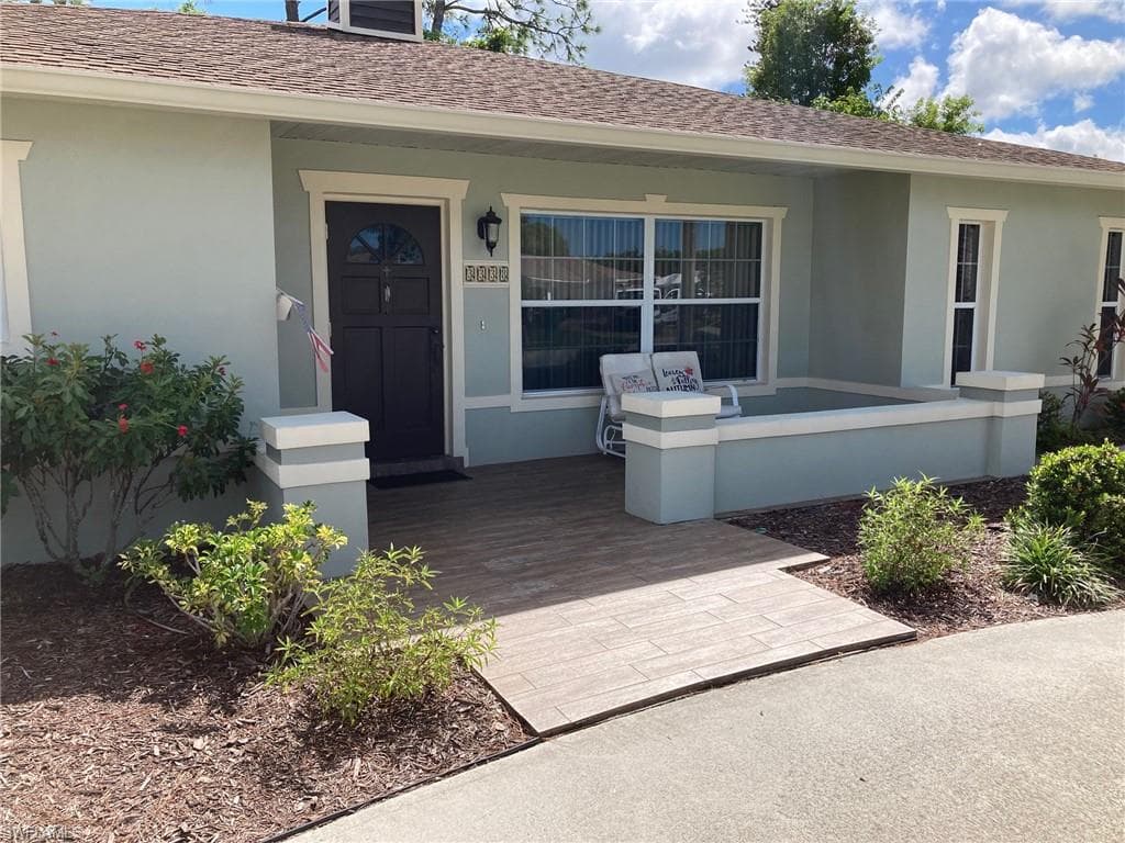 3338 Poinciana ST, NAPLES FL 34105-2