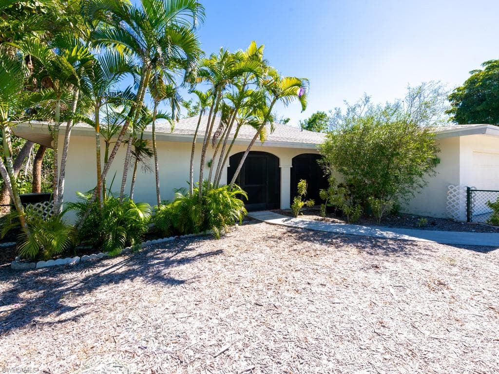 1113 Skiff PL, SANIBEL FL 33957-1