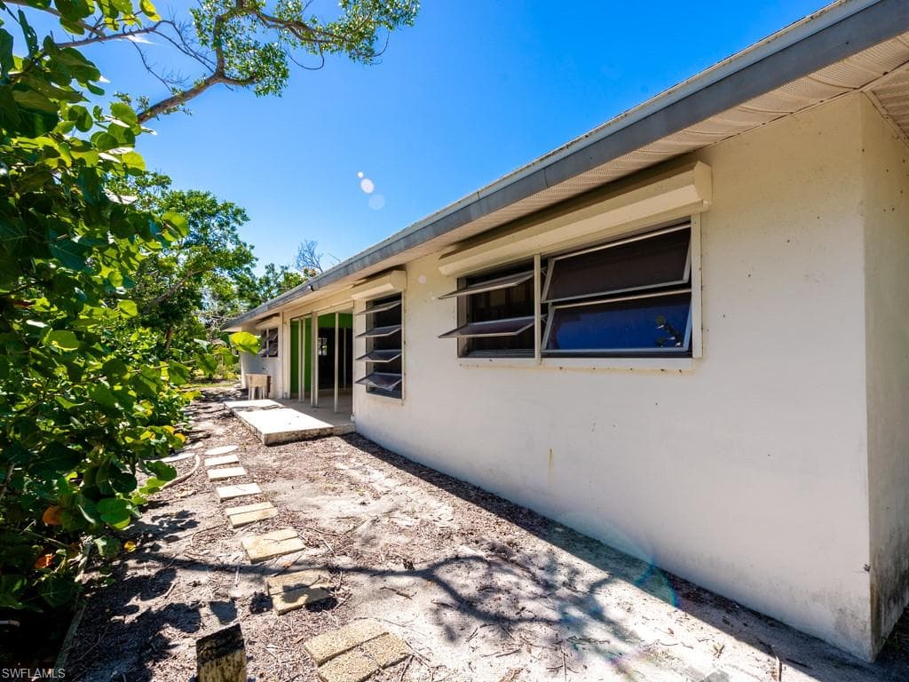 1113 Skiff PL, SANIBEL FL 33957-8